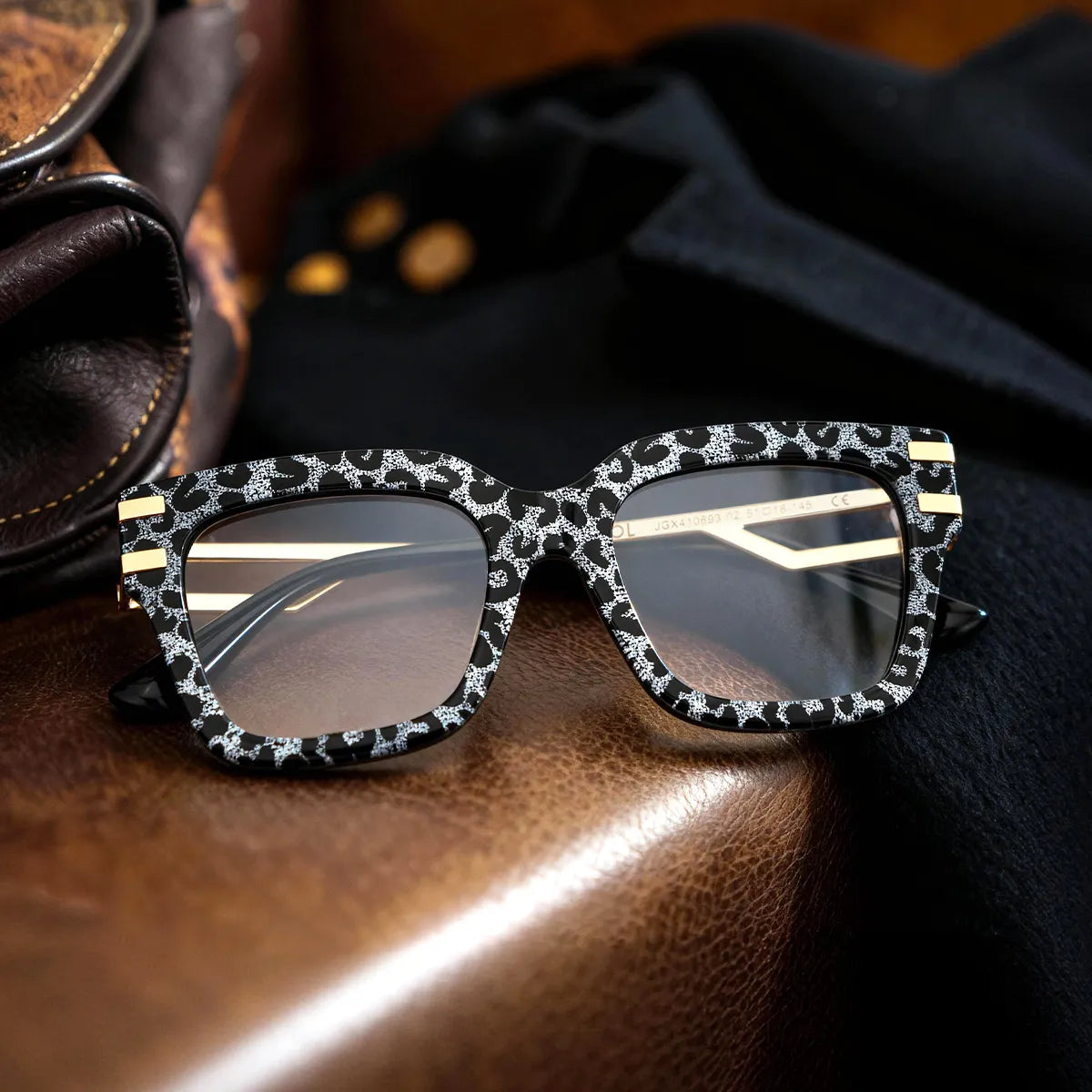 Square Cat-Eye Glasses With Gray Leopard