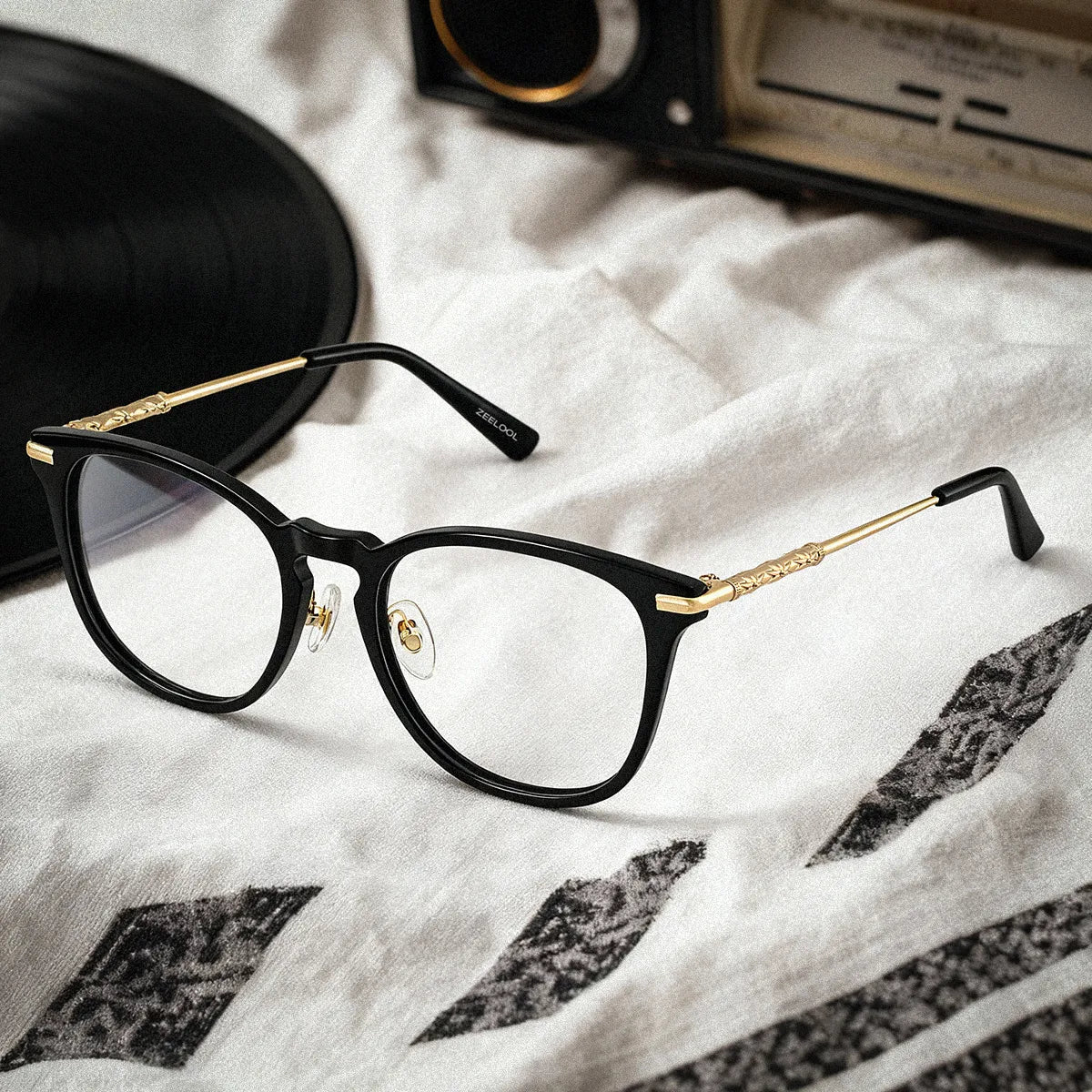 Laura Black Frame Glasses with Square Frame Online | ZEELOOL
